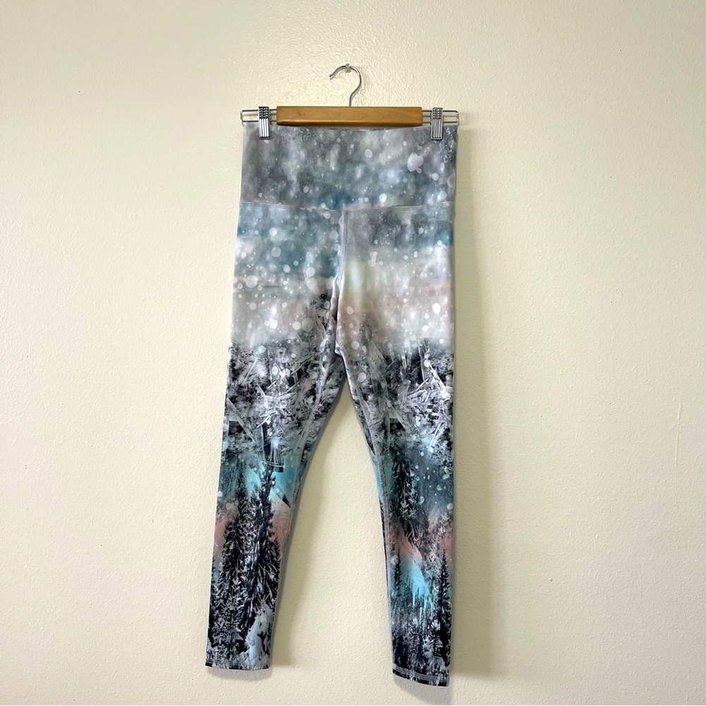 Evolution and Creation Women's Medium Active Leggings
